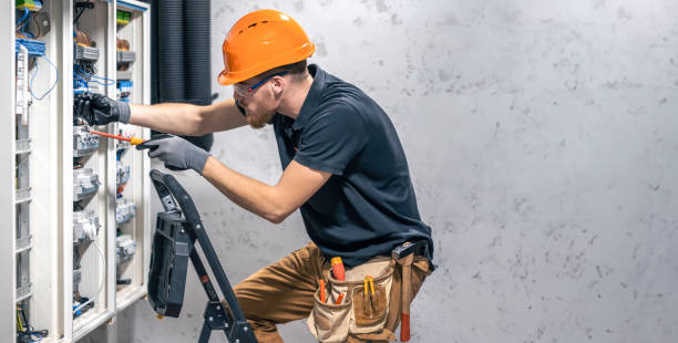 Best Circuit Breaker Repair  in New Cassel, NY